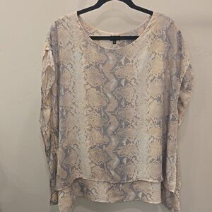 Buckle black oversized flower top snakeskin